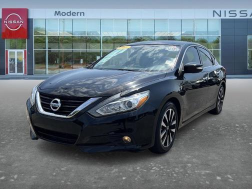 Black 2018 Nissan Altima SL