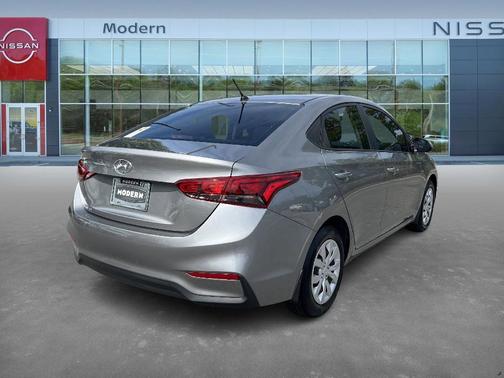 2022 Hyundai Accent SE