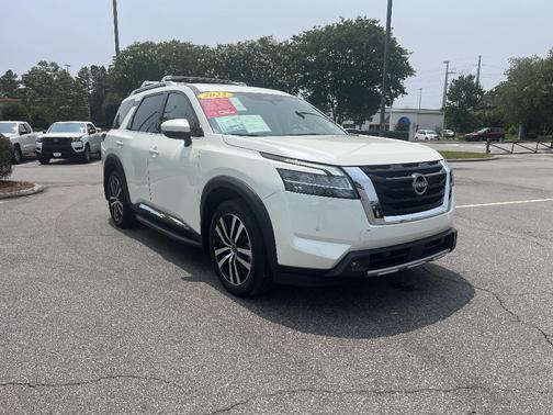 2023 Nissan Pathfinder Platinum