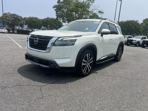 2023 Nissan Pathfinder Platinum