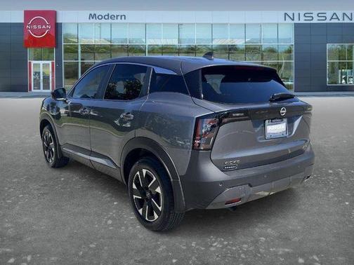 Gun Metallic 2025 Nissan Kicks SV