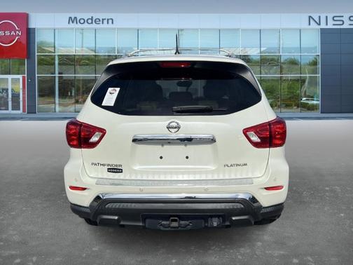 2018 Nissan Pathfinder Platinum