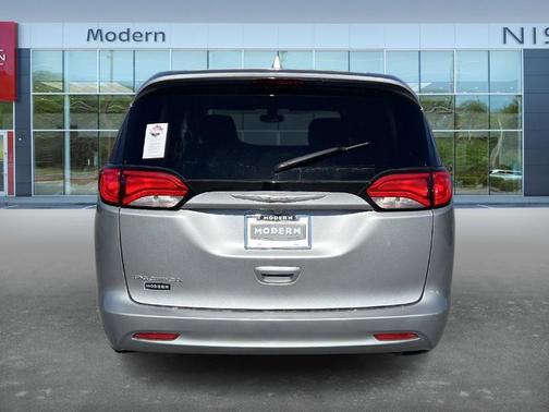 2017 Chrysler Pacifica LX