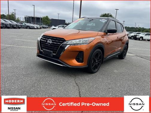 Monarch Orange / Super Black 2023 Nissan Kicks SR