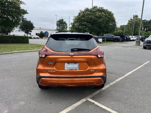 Monarch Orange / Super Black 2023 Nissan Kicks SR