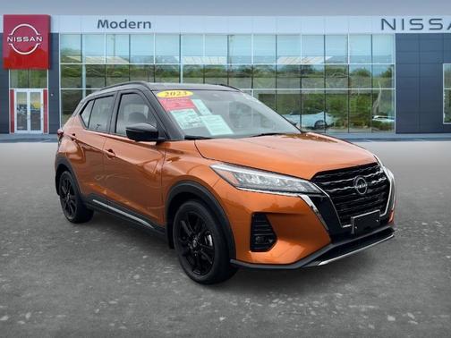 Monarch Orange / Super Black 2023 Nissan Kicks SR