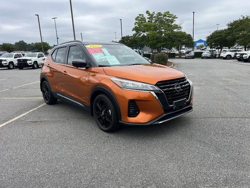 Monarch Orange / Super Black 2023 Nissan Kicks SR