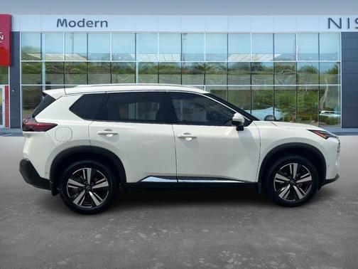 2022 Nissan Rogue SL