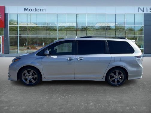 2016 Toyota Sienna SE