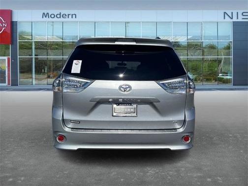 2016 Toyota Sienna SE
