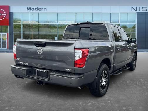2024 Nissan Titan SV