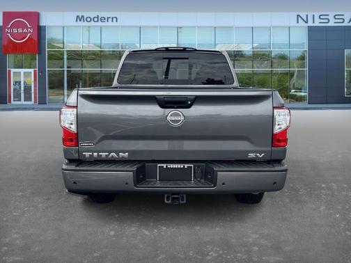2024 Nissan Titan SV