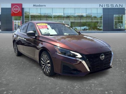 Garnet Pearl 2023 Nissan Altima 2.5 SV