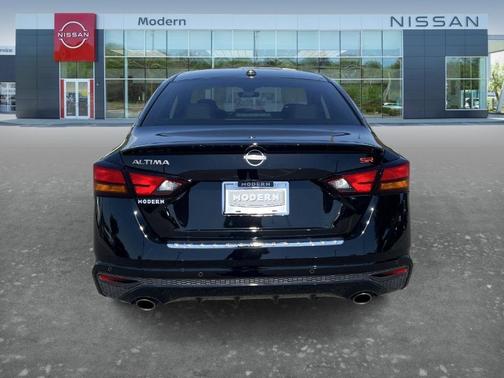 Black 2023 Nissan Altima 2.5 SR