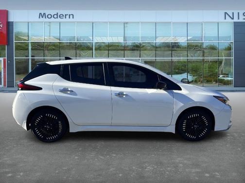 2023 Nissan Leaf SV PLUS