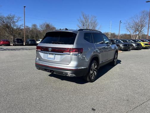 2025 Volkswagen Atlas 2.0T SE w/Technology