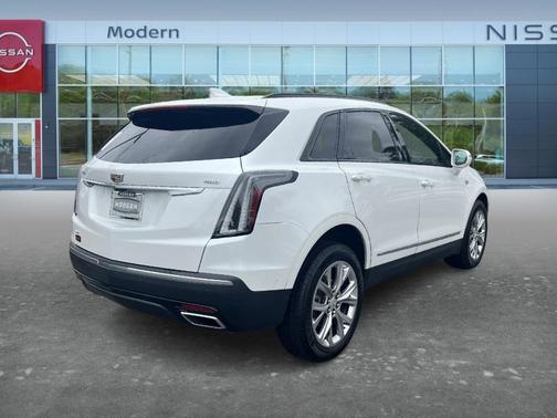 White 2020 Cadillac XT5 Sport
