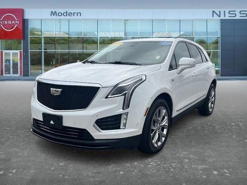 White 2020 Cadillac XT5 Sport