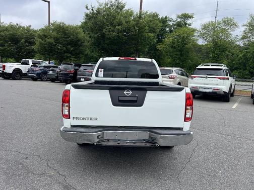 Glacier White 2014 Nissan Frontier S