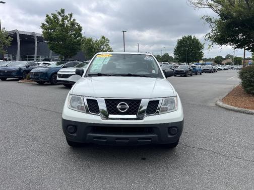 Glacier White 2014 Nissan Frontier S