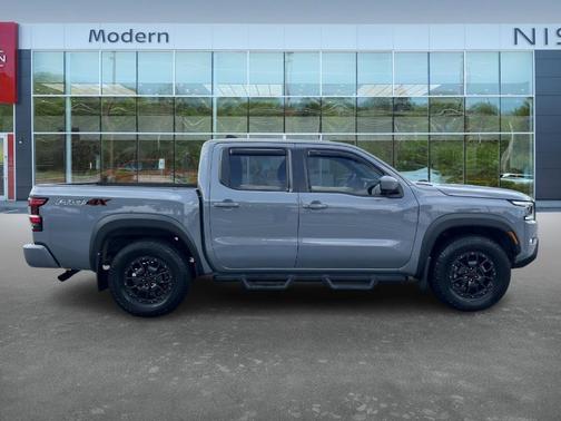 2022 Nissan Frontier PRO-4X