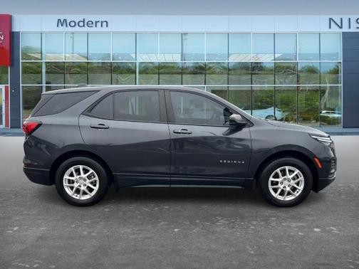 Gray 2022 Chevrolet Equinox LS
