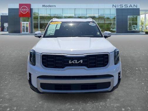 White 2025 Kia Telluride S
