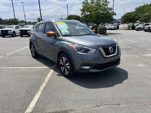 Gun Metallic 2019 Nissan Kicks SR