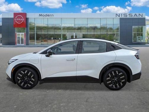 Everest White P 2026 Nissan Leaf PLATINUM+