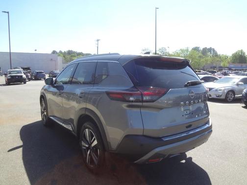 2022 Nissan Rogue SL