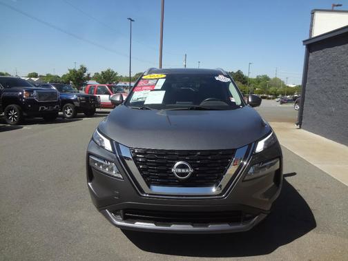 2022 Nissan Rogue SL