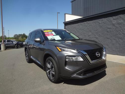 2022 Nissan Rogue SL