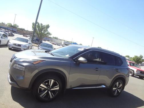2022 Nissan Rogue SL