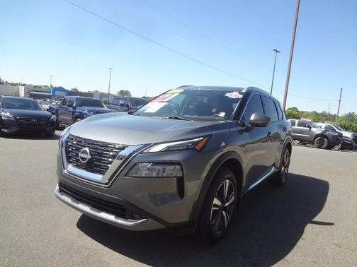 2022 Nissan Rogue SL