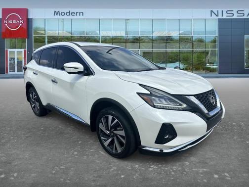 White 2023 Nissan Murano SL
