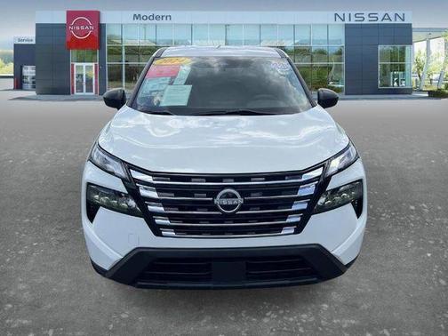 Glacier White 2024 Nissan Rogue S