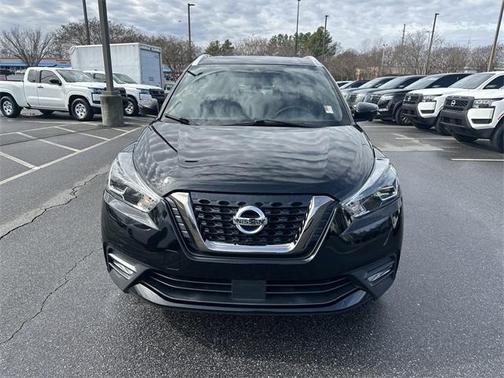 2020 Nissan Kicks SR