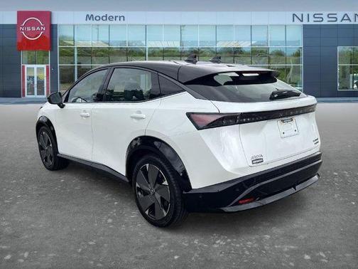 2t Wht Blk Roof 2024 Nissan ARIYA PLATINUM+