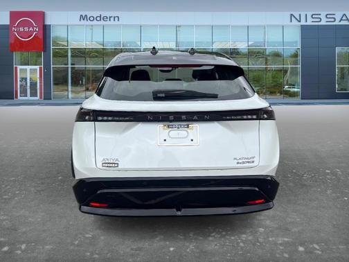 2t Wht Blk Roof 2024 Nissan ARIYA PLATINUM+