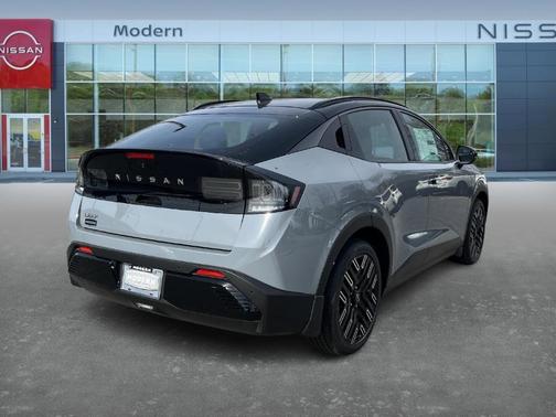 2026 Nissan Leaf PLATINUM+