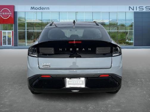 2026 Nissan Leaf PLATINUM+