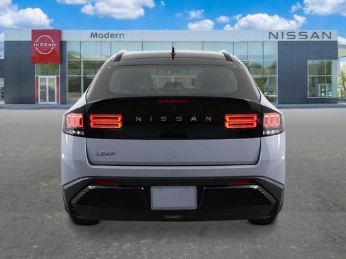 Boulder Gray Metallic 2026 Nissan Leaf PLATINUM+