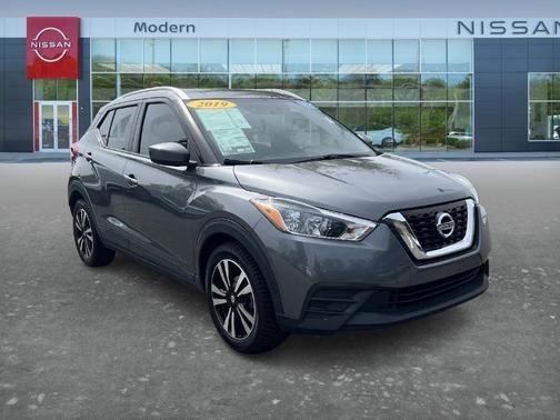 Gray 2019 Nissan Kicks SV