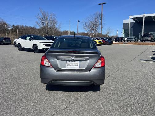 2019 Nissan Versa 1.6 S+