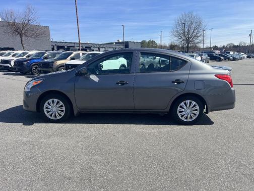 2019 Nissan Versa 1.6 S+