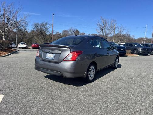 2019 Nissan Versa 1.6 S+