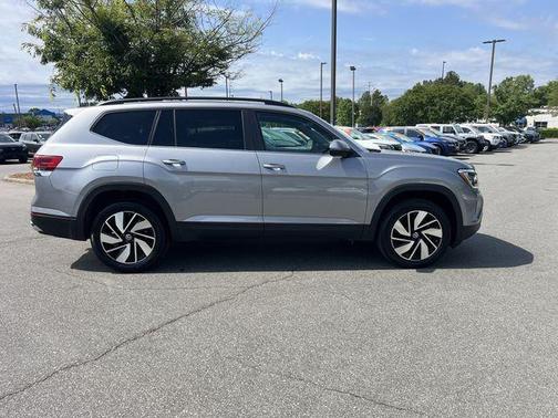 Silver Mist Metallic 2025 Volkswagen Atlas 2.0T SE w/Technology
