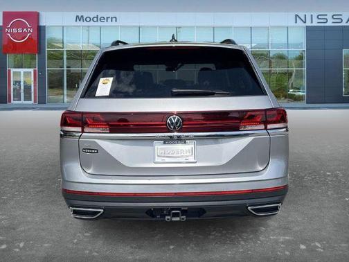 Silver Mist Metallic 2025 Volkswagen Atlas 2.0T SE w/Technology