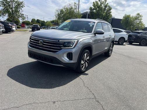 Silver Mist Metallic 2025 Volkswagen Atlas 2.0T SE w/Technology