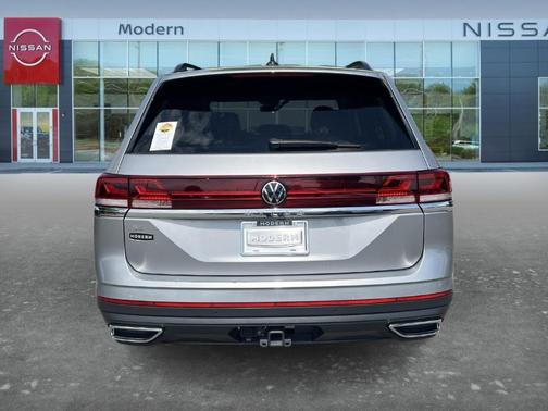Silver Mist Metallic 2025 Volkswagen Atlas 2.0T SE w/Technology